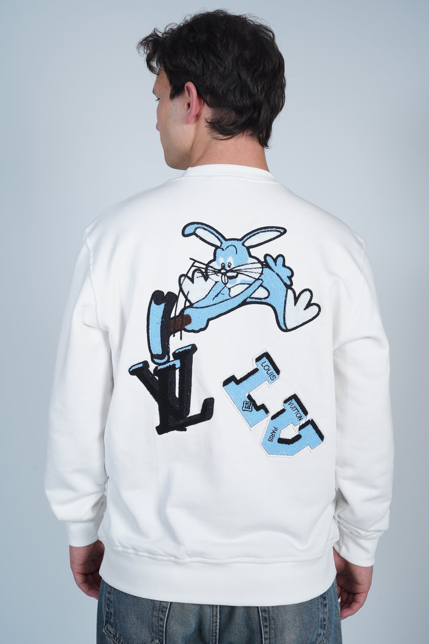 Louis Vuitton x Bugs Bunny Karakterli Sırt Baskılı Sweatshirt
